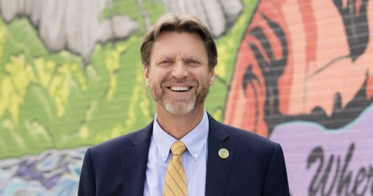 Ken Noland Headshot